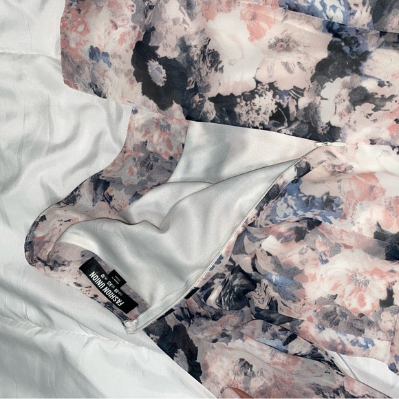 Like new, worn once, romper double lined. - Picture 2 of 5